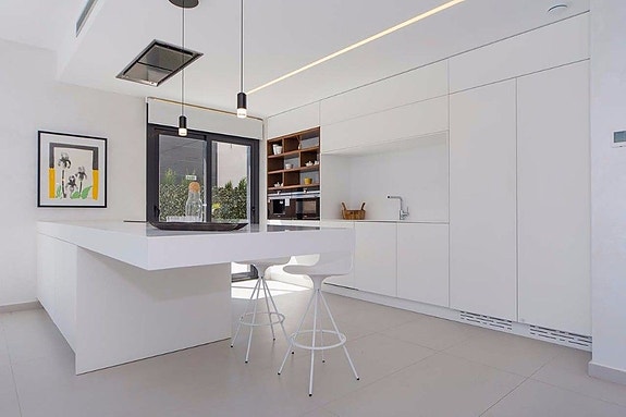 Bruk en megler med gode referanser - se SPANIA1.no