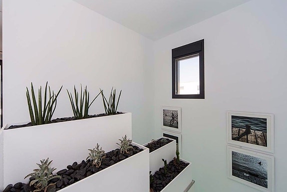 Bruk en megler med gode referanser - se SPANIA1.no