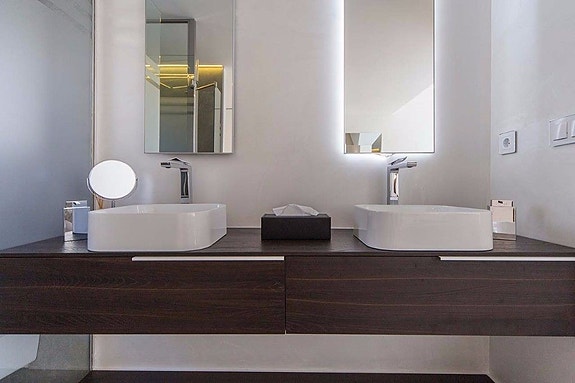 Bruk en megler med gode referanser - se SPANIA1.no