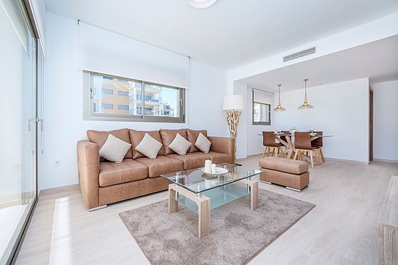 En megler med gode referanser - SPANIA1.no