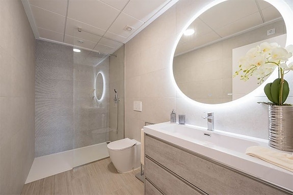 En megler med gode referanser - SPANIA1.no