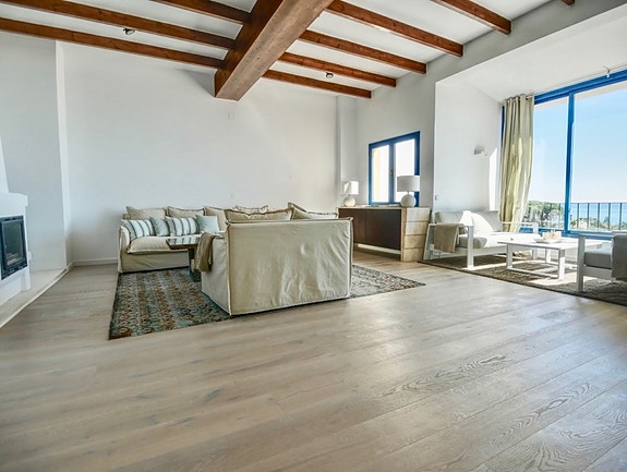 En megler med gode referanser - SPANIA1.no