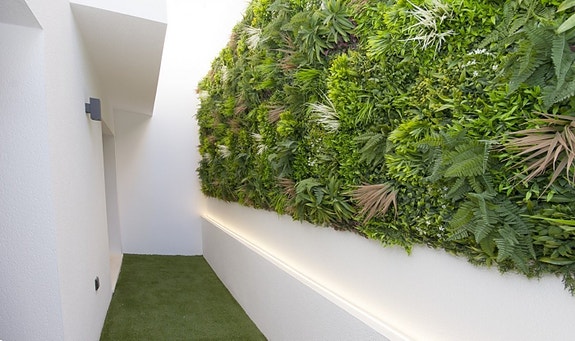 En megler med gode referanser -  SPANIA1.no