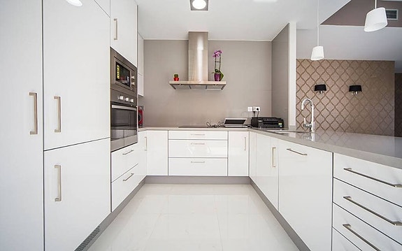 En megler med gode referanser - SPANIA1.no