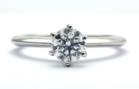 GG (Verdi 89,000.-) 0.70ct TOPPKVALITETS diamantring (GIA/TW/VS)!