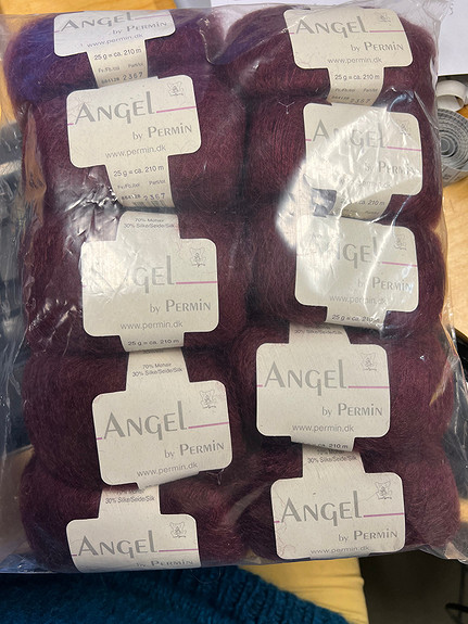 Angel by Permin. Farge 884128. 10 stk. 50,- pr stk.