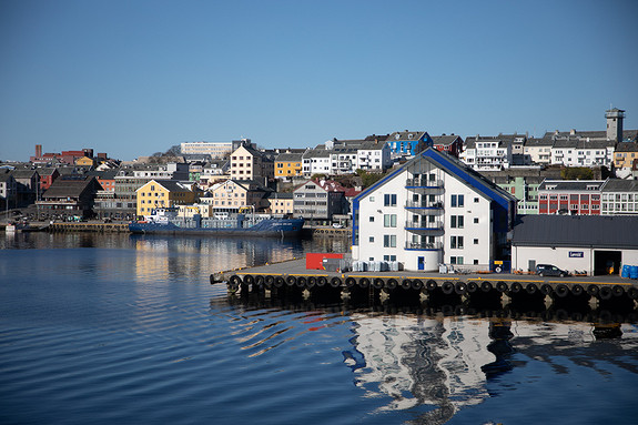 Eidsvaag Polaris til kai i Kristiansund. Vi har kontorer i bygget i front.