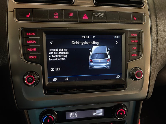 Volkswagen Polo 8 of 19