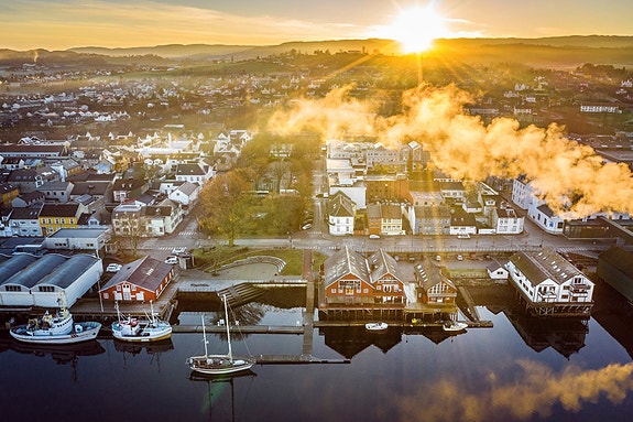 Levanger kommune har litt over 20.000 innbyggere, og et flott sentrum med en vakker trehusbebyggelse like ved sjøen.