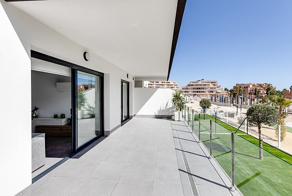 En megler med gode referanser - SPANIA1.no