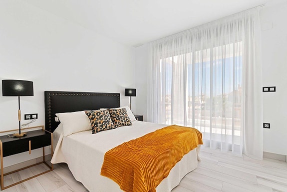 Bruk en megler med gode referanser - se SPANIA1.no