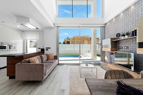 Bruk en megler med gode referanser - se SPANIA1.no