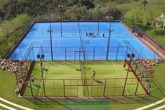 HILTON HOTEL SPORT SENTER, HIGUERON / CARVAJAL