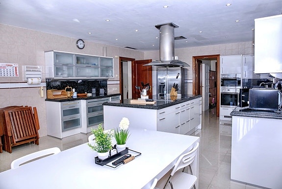 En megler med gode referanser - SPANIA1.no