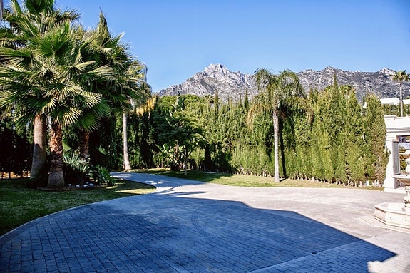 En megler med gode referanser - SPANIA1.no