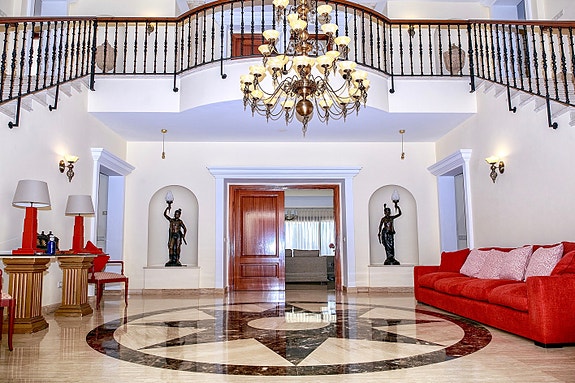 En megler med gode referanser - SPANIA1.no