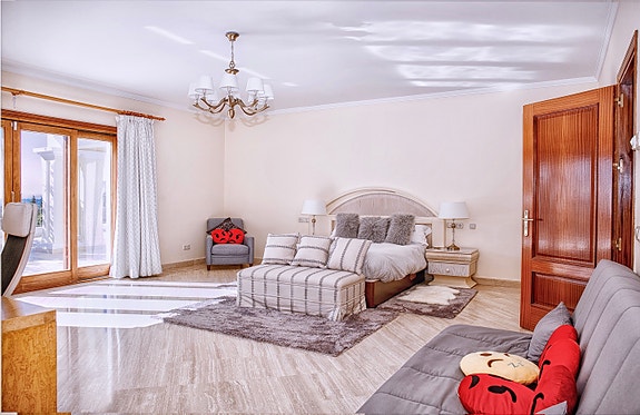 En megler med gode referanser - SPANIA1.no