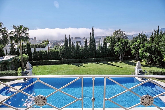 En megler med gode referanser - SPANIA1.no