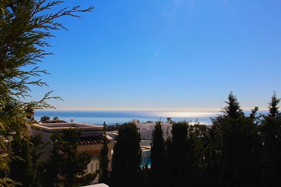 En megler med gode referanser - SPANIA1.no