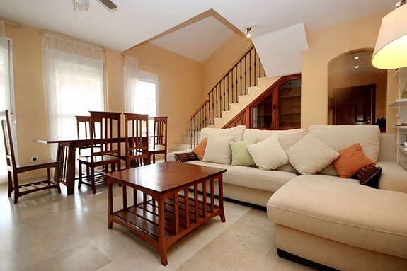 En megler med gode referanser - SPANIA1.no