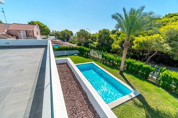 Bruk en megler med gode referanser - se SPANIA1.no