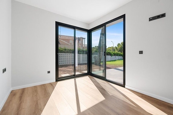 Bruk en megler med gode referanser - se SPANIA1.no