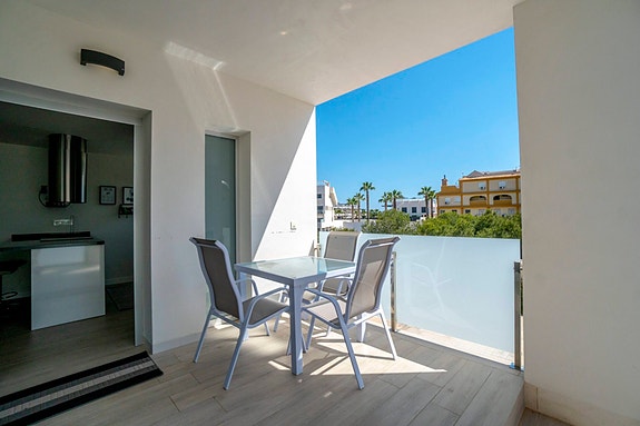 En megler med gode referanser - SPANIA1.no