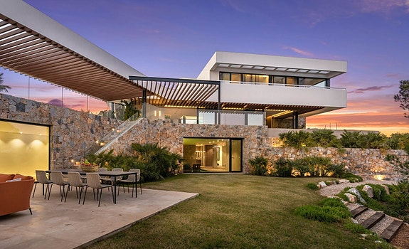 En megler med gode referanser - SPANIA1.no