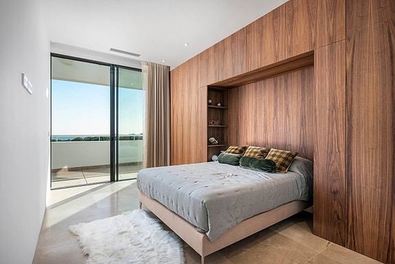 En megler med gode referanser - SPANIA1.no