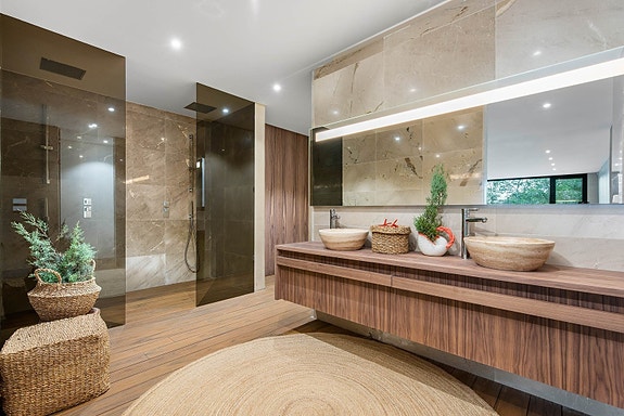 En megler med gode referanser - SPANIA1.no