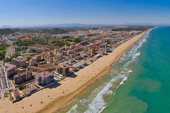 En megler med gode referanser -  SPANIA1.no