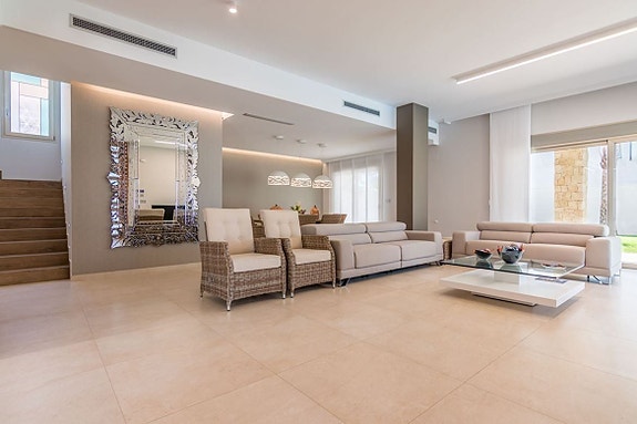 Bruk en megler med gode referanser - se SPANIA1.no