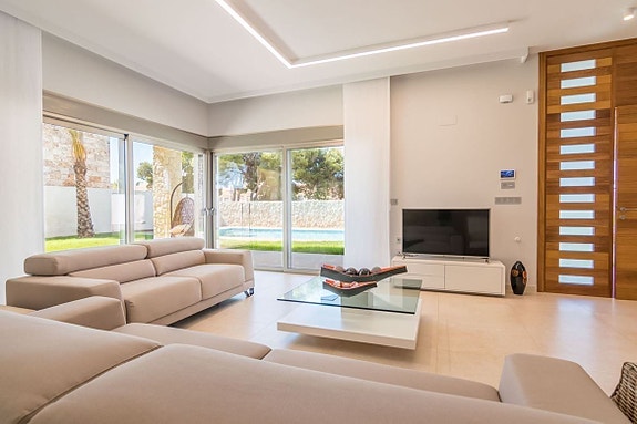 Bruk en megler med gode referanser - se SPANIA1.no