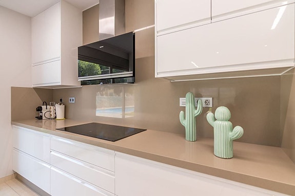 Bruk en megler med gode referanser - se SPANIA1.no