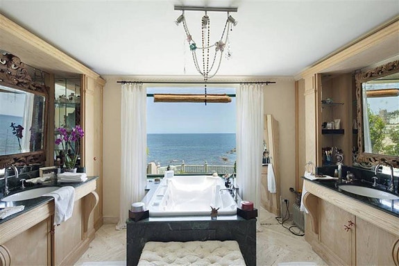 En megler med gode referanser - SPANIA1.no