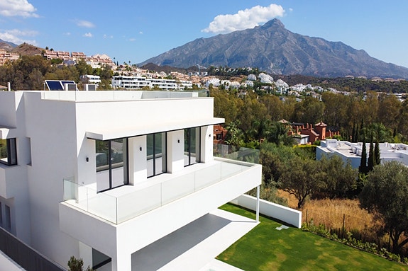 En megler med gode referanser - SPANIA1.no