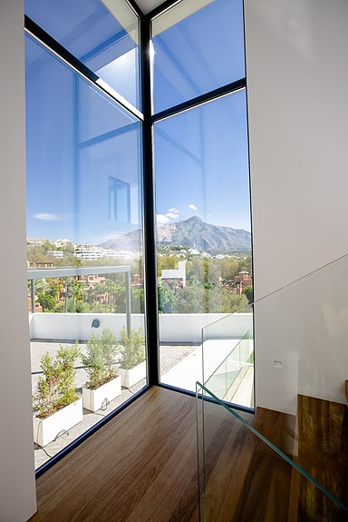 En megler med gode referanser - SPANIA1.no