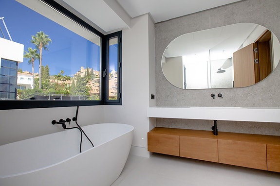 En megler med gode referanser - SPANIA1.no