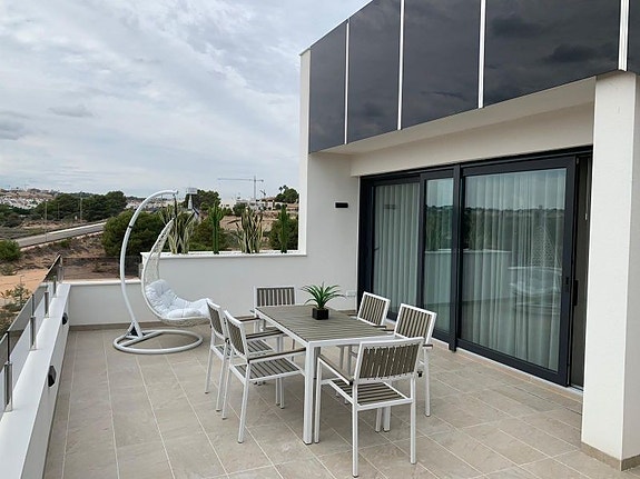 En megler med gode referanser - SPANIA1.no