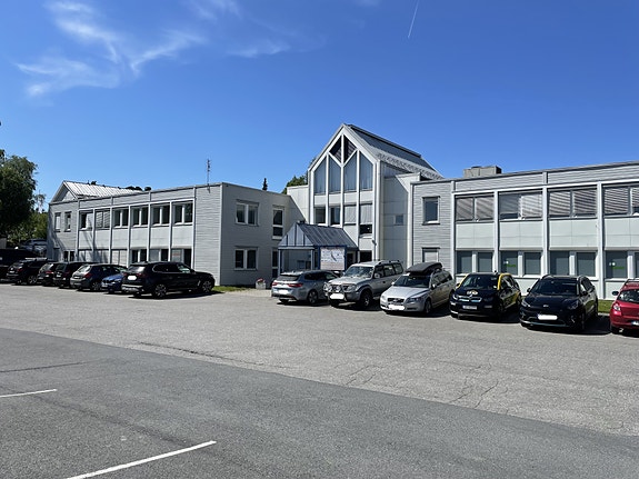 Ledig kontorlokaler i 2. etg. med god beliggenhet på Kirkeby, Gjøvik.