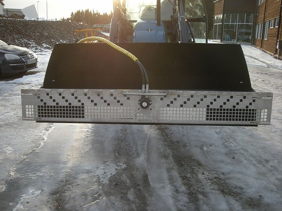 233_64924600.jpg