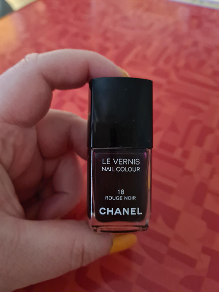 Chanel Le Vernis  Nr 18 Rouge Noir im Test