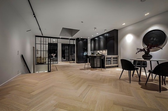 Nytt townhouse klar for innflytting! Stor stue og kjøkkenløsning med takhøyde på 2,8 m.