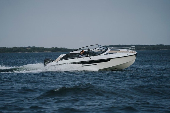 FLAGGSKIPET YAMARIN!! LEIES UT I SOMMER UKE 31!! YAMARIN 88DC,300 hk 2 of 5