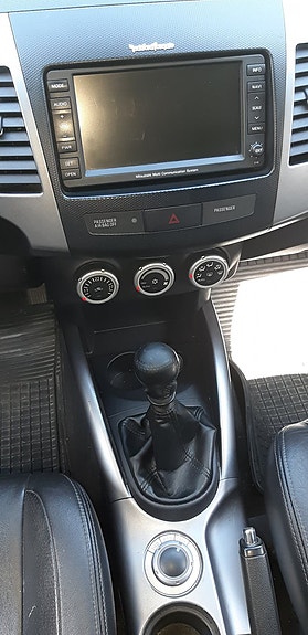Mitsubishi Outlander 8 of 19