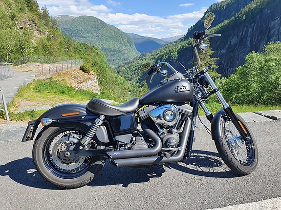 Harley-Davidson Street bob 103 2 of 5