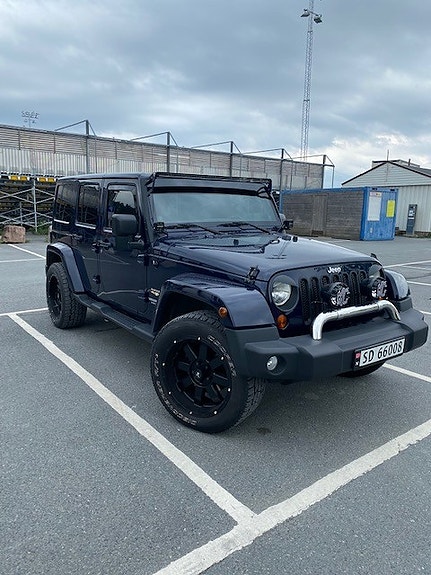 Jeep Wrangler 4 of 5