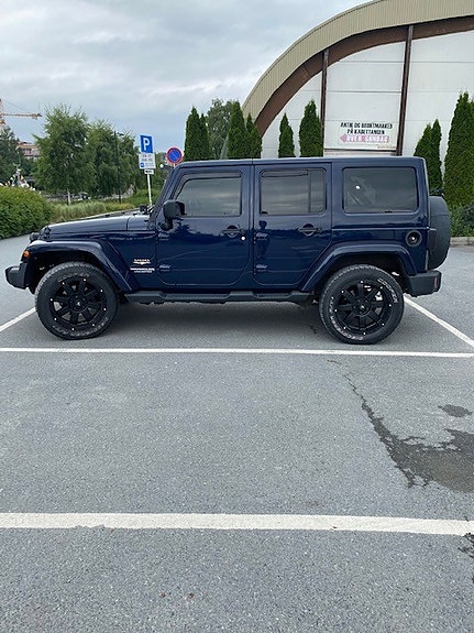 Jeep Wrangler 3 of 5