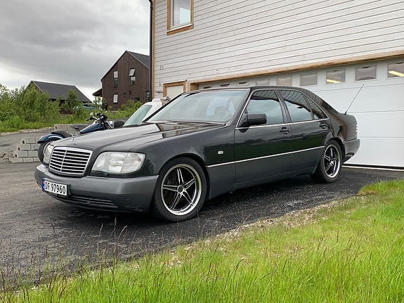 Mercedes-Benz S300 2 of 13