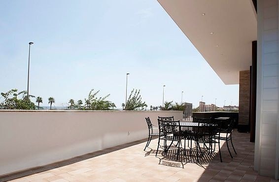 En megler med gode referanser -  SPANIA1.no